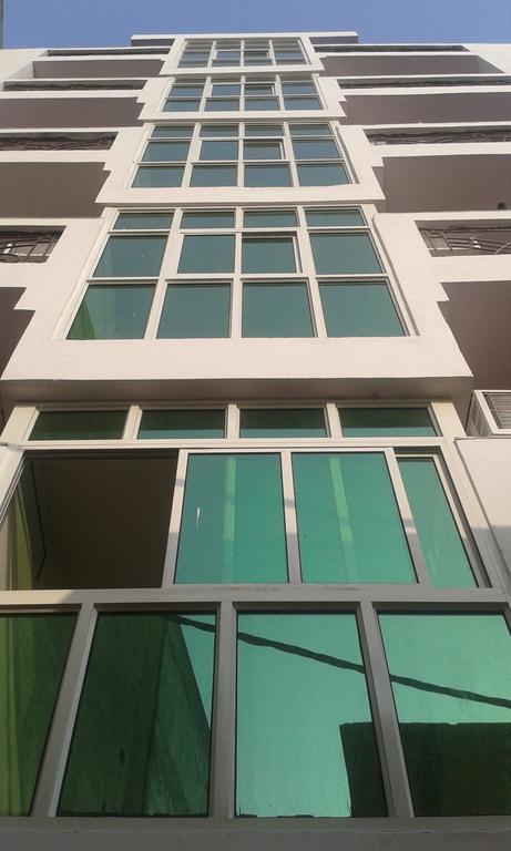 Charanpahari Hotel Új-Delhi Kültér fotó
