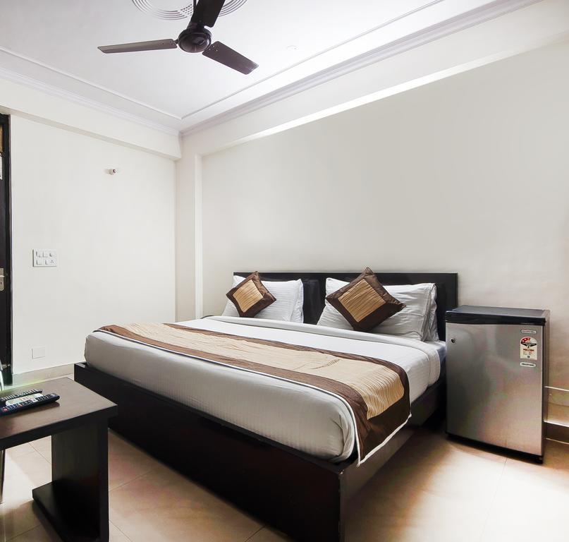 Charanpahari Hotel Új-Delhi Kültér fotó