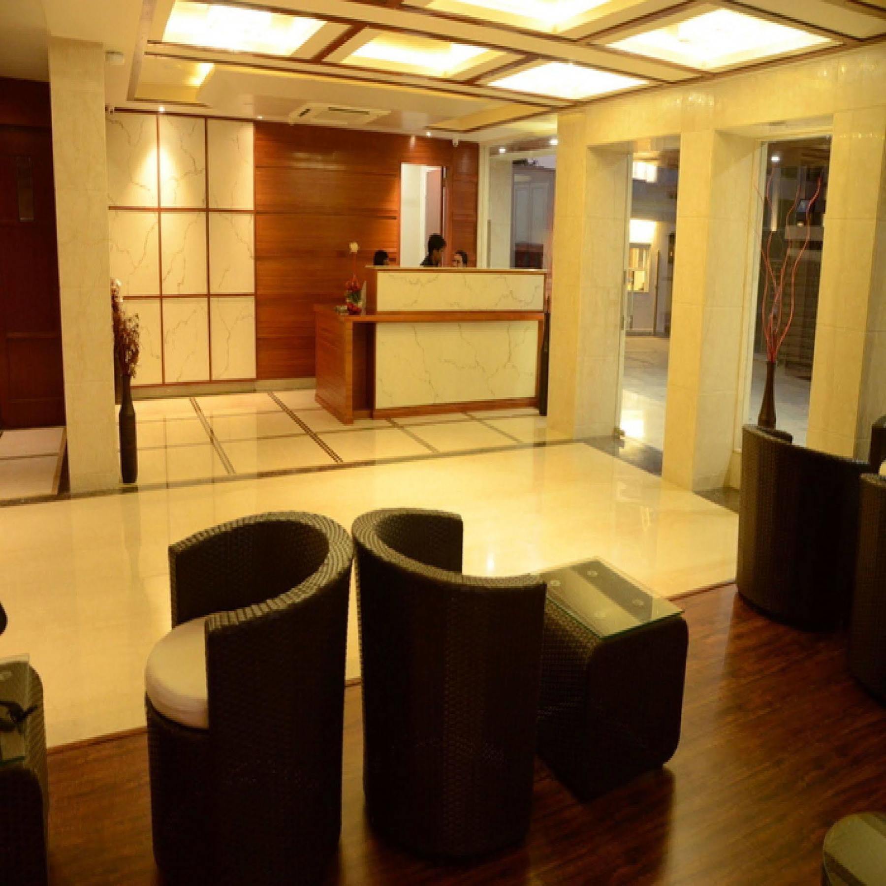 Charanpahari Hotel Új-Delhi Kültér fotó
