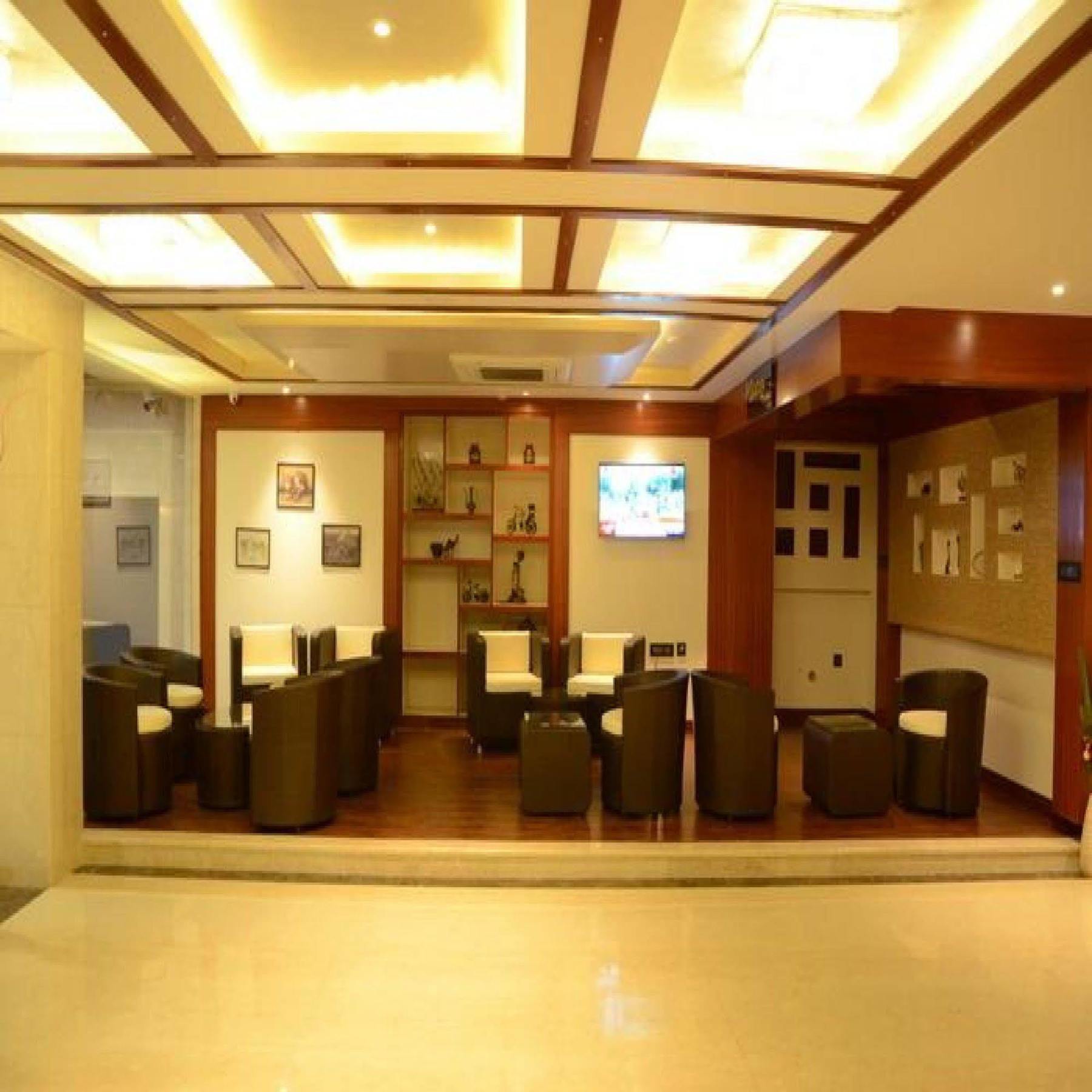 Charanpahari Hotel Új-Delhi Kültér fotó
