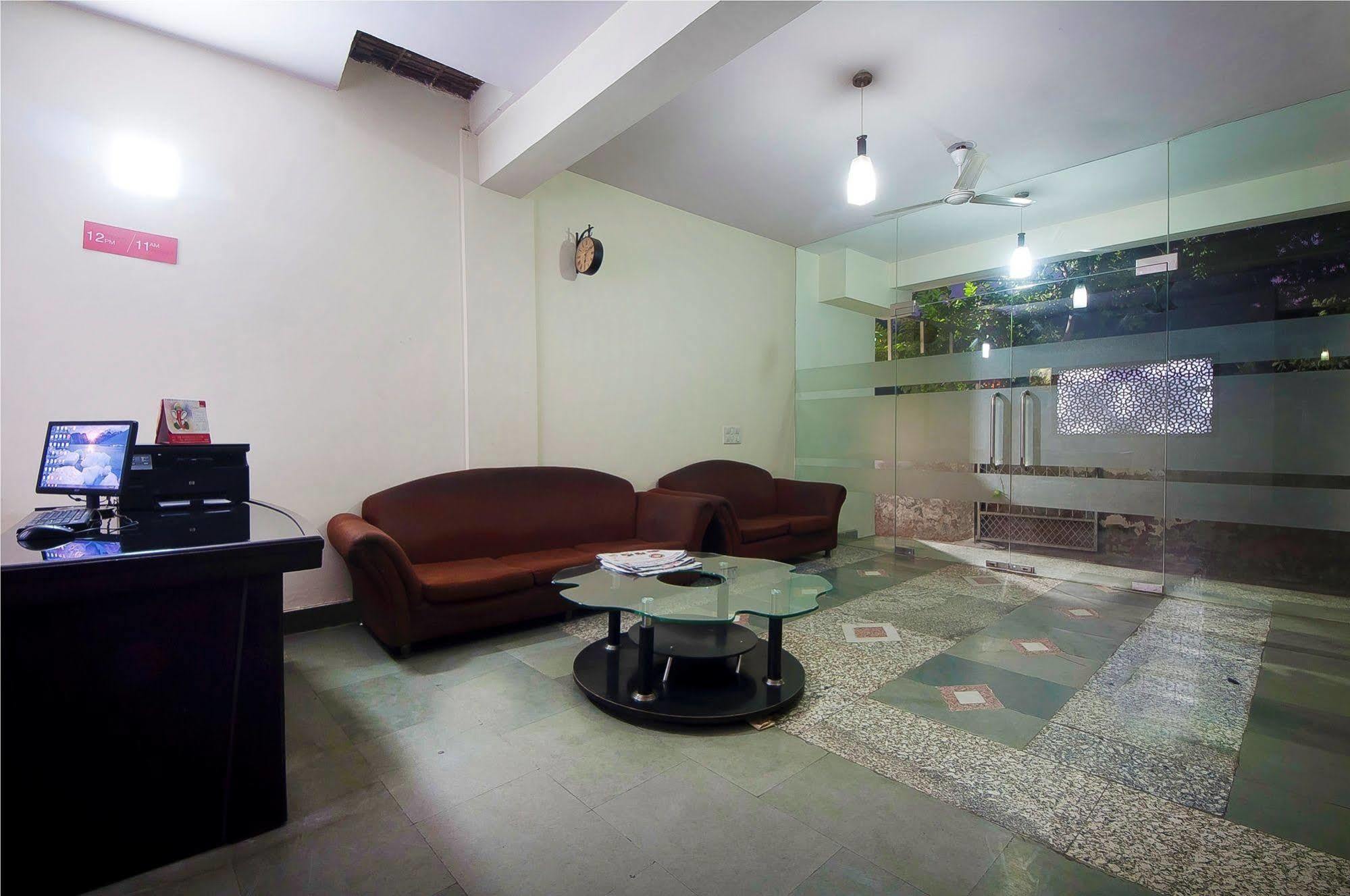 Charanpahari Hotel Új-Delhi Kültér fotó