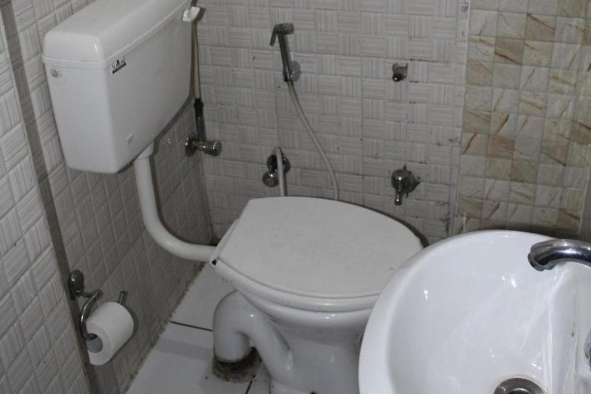 Charanpahari Hotel Új-Delhi Kültér fotó